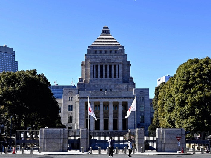 【世論調査】参院選比例投票先　自民27％、立民22％